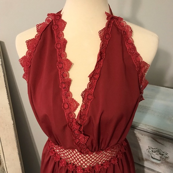 Burgundy/maroon lace trim romper - Picture 4 of 6